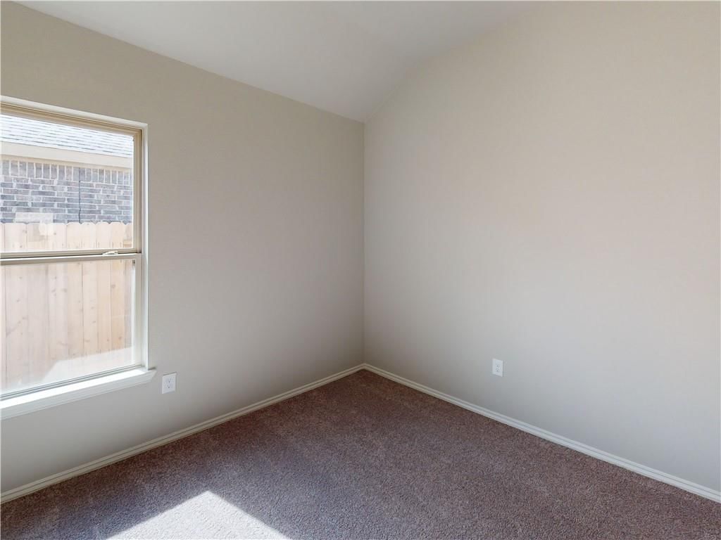 568 W Lanesfield Street — photo 19