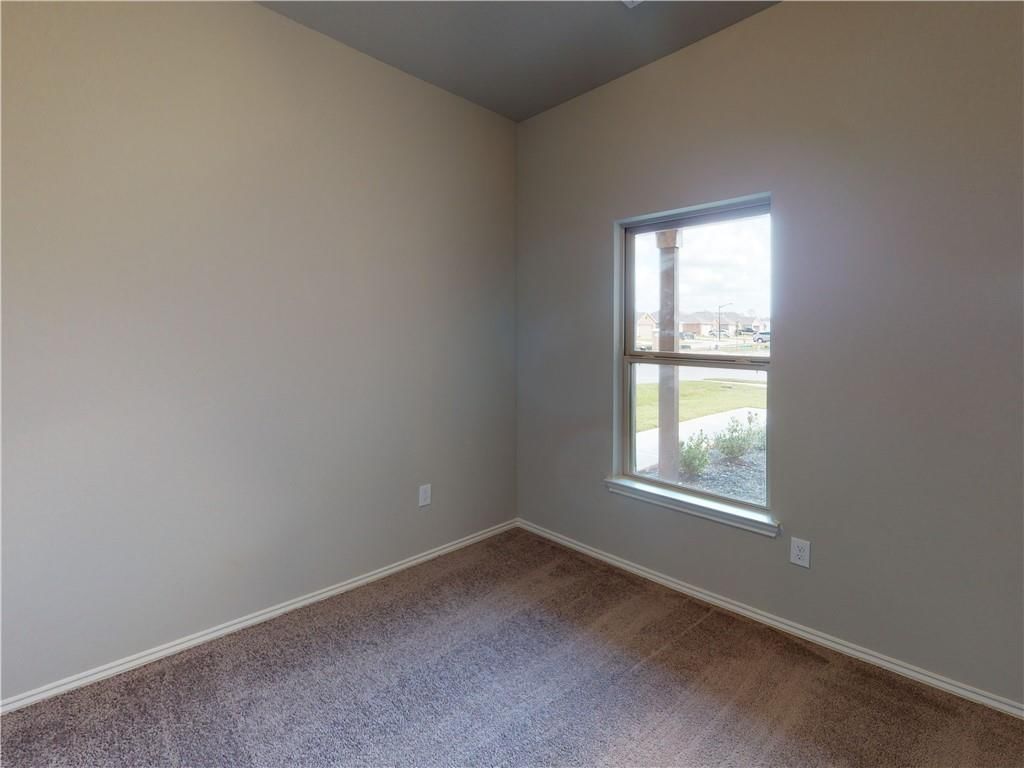 568 W Lanesfield Street — photo 20