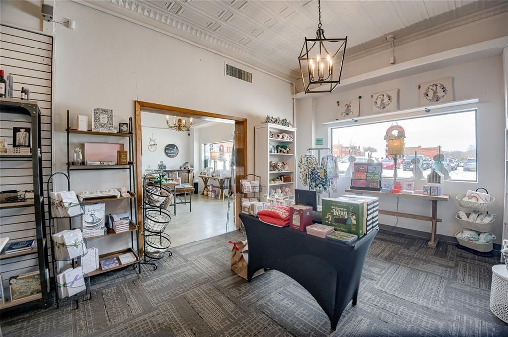 121 E Lexington Avenue — photo 11
