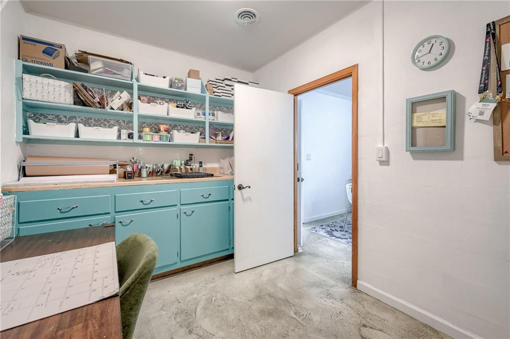 121 E Lexington Avenue — photo 16