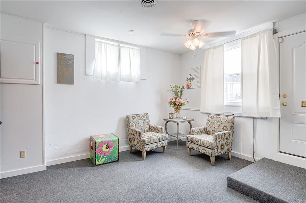 121 E Lexington Avenue — photo 20