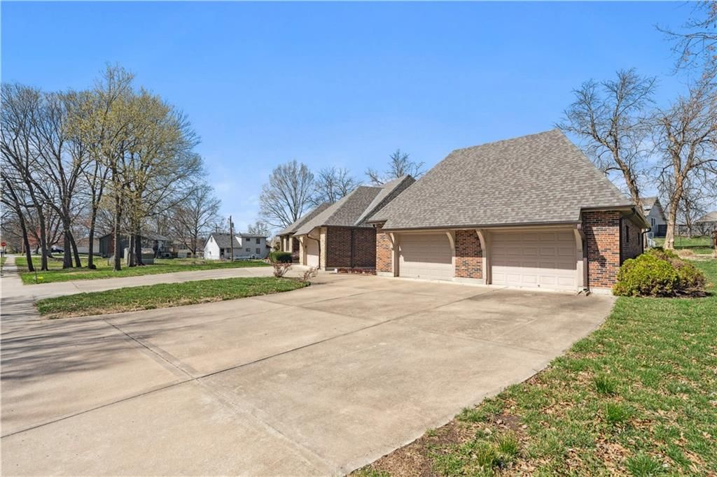 2600 Ridgewood Road — photo 3