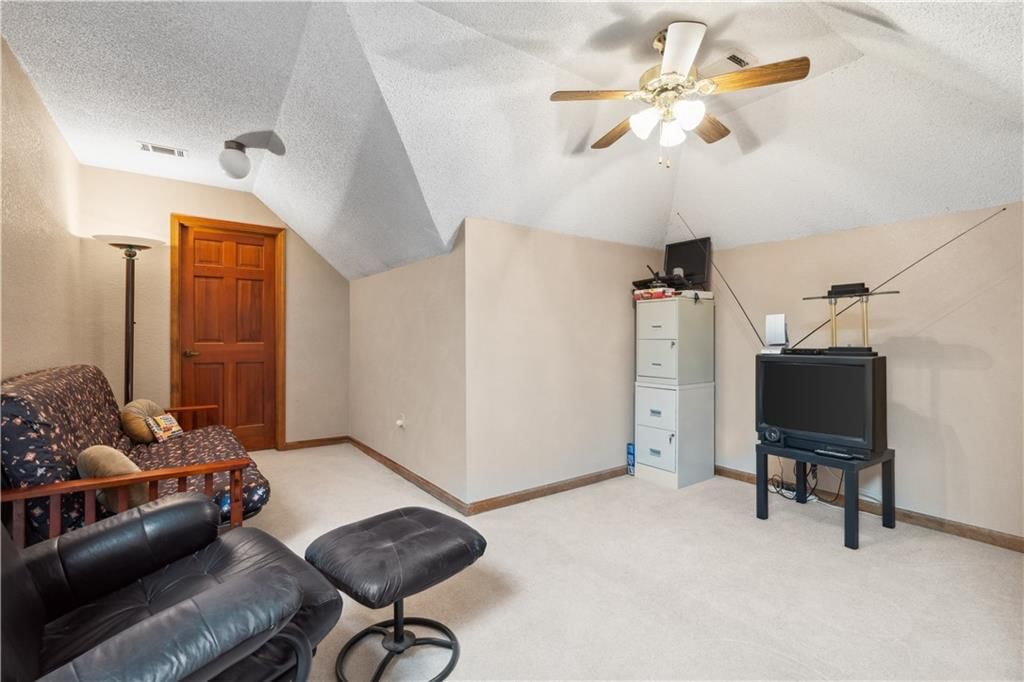 2600 Ridgewood Road — photo 33