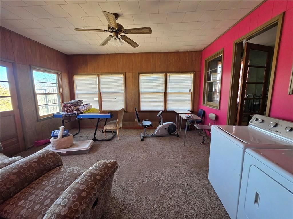 Photo 18 of 29 - 209 E Benton Street