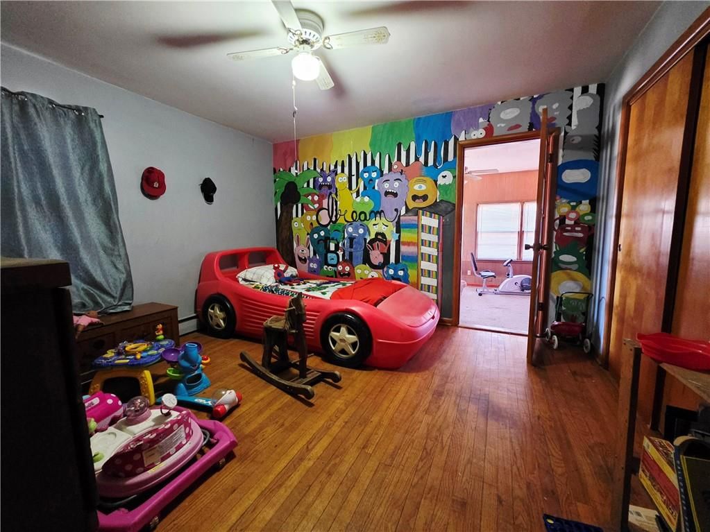 Photo 20 of 29 - 209 E Benton Street