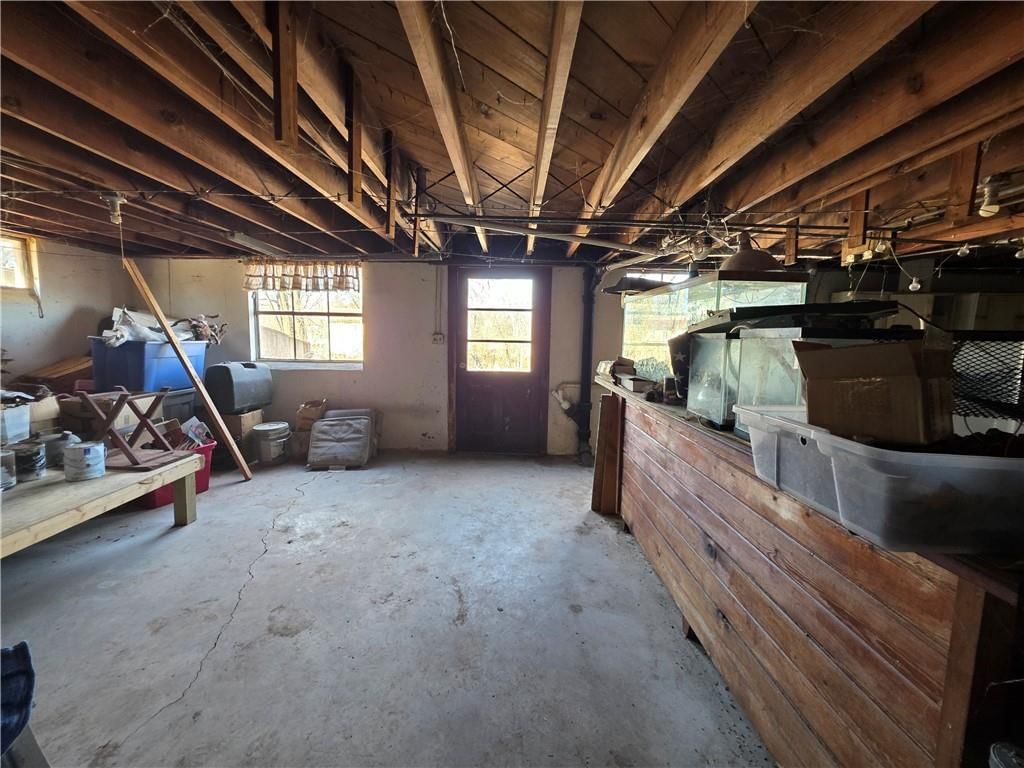 Photo 27 of 29 - 209 E Benton Street