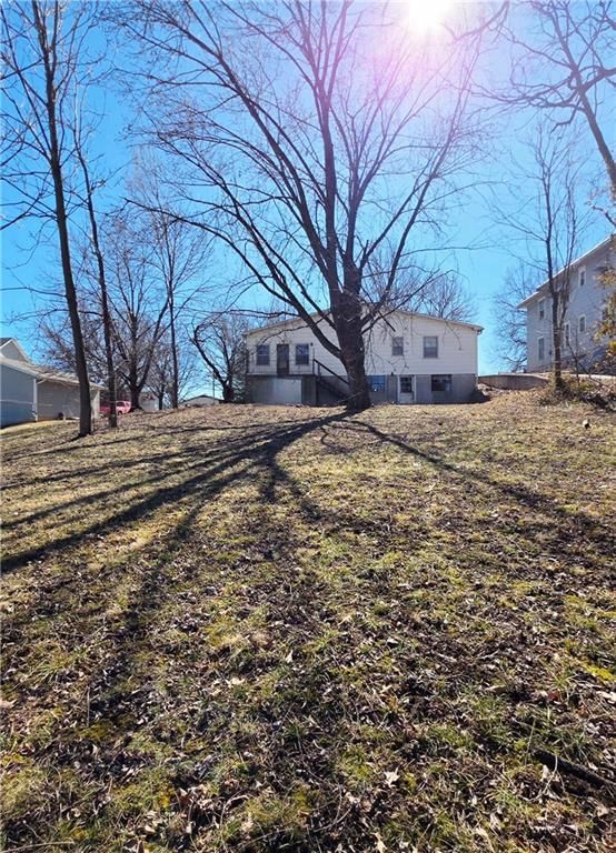 Photo 29 of 29 - 209 E Benton Street