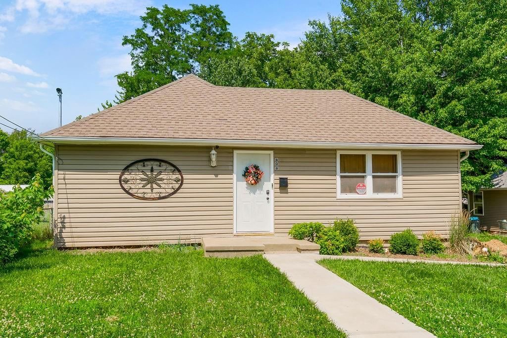 808 N Crysler Avenue — photo 1