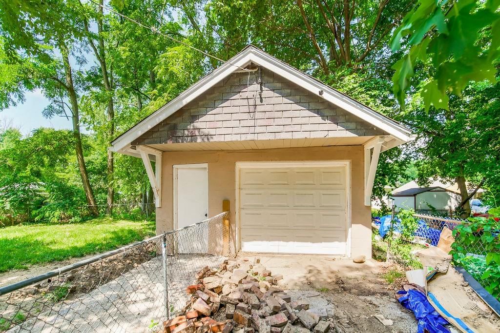 808 N Crysler Avenue — photo 19