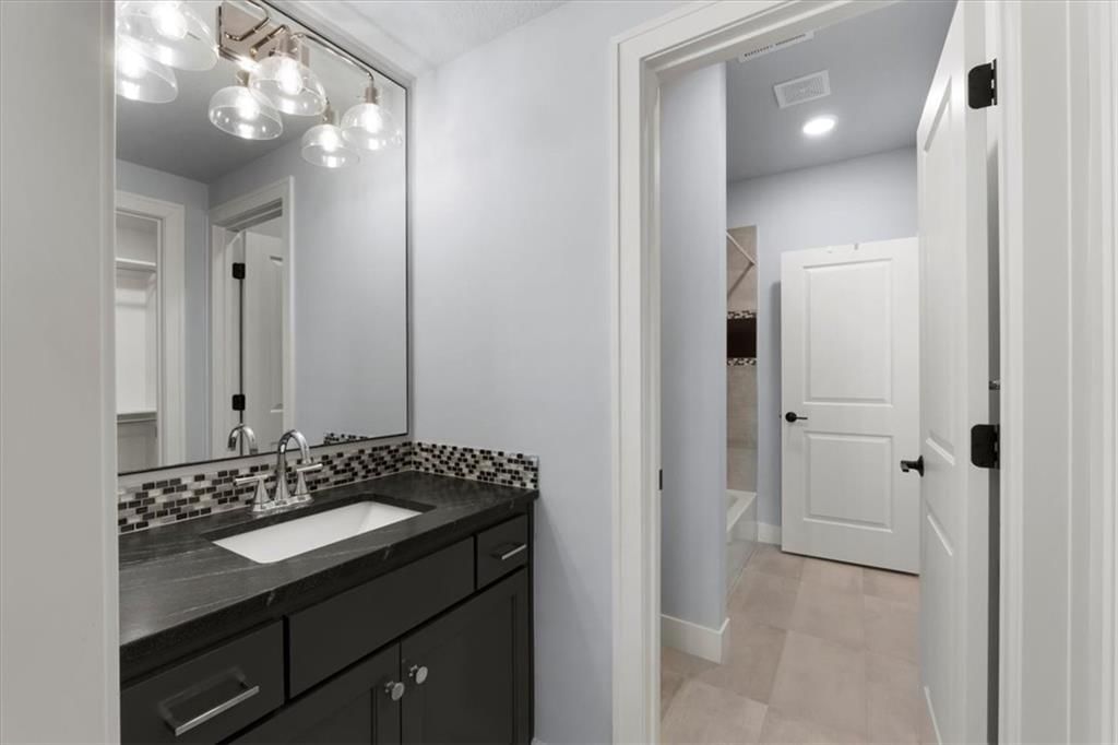 3308 W 150th Terrace — photo 49