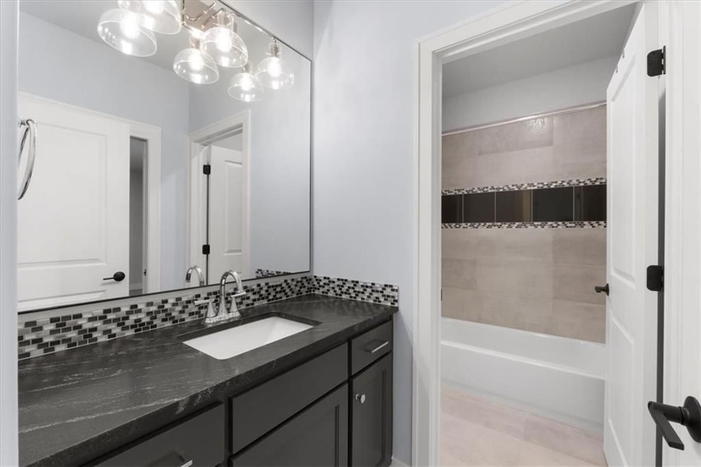 3308 W 150th Terrace — photo 52