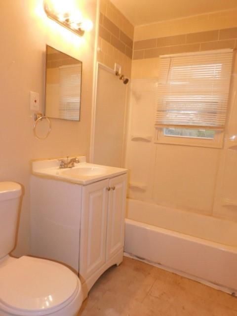 4745 E 44th Street — photo 9