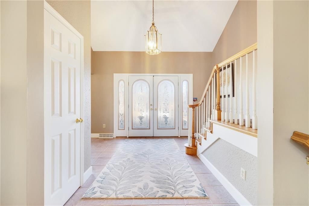1320 NE Hilltop Drive — photo 5