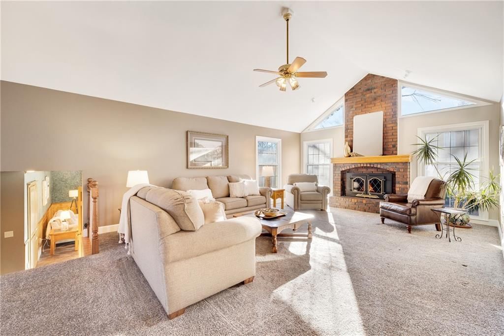 1320 NE Hilltop Drive — photo 10