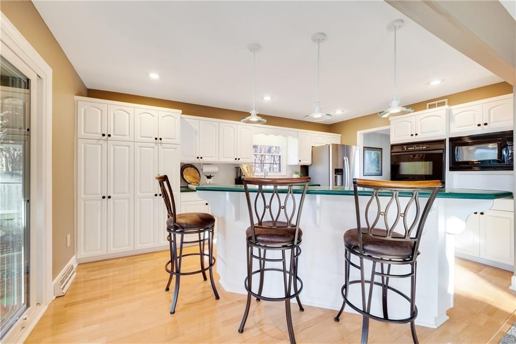 1320 NE Hilltop Drive — photo 12