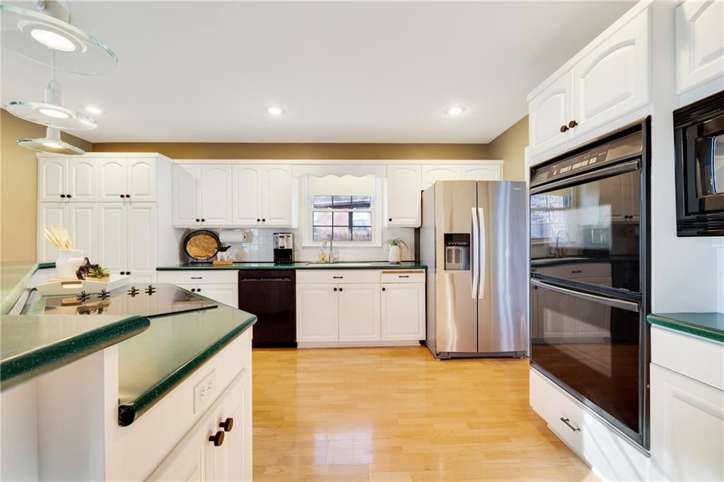 1320 NE Hilltop Drive — photo 13