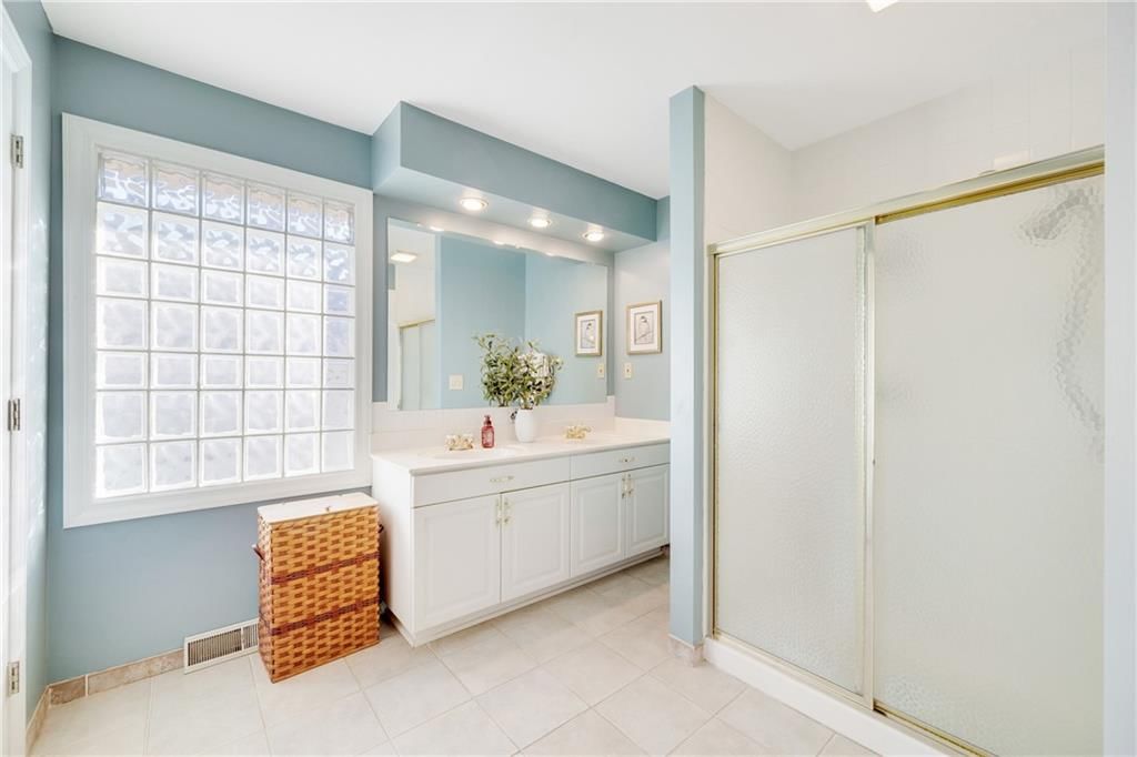 1320 NE Hilltop Drive — photo 21