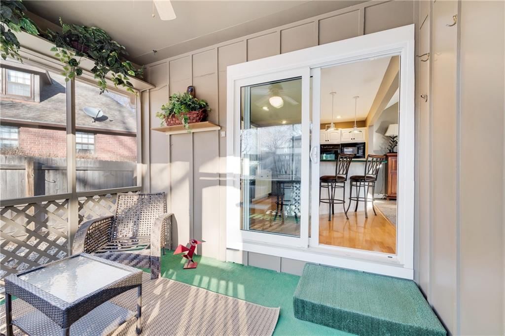 1320 NE Hilltop Drive — photo 31