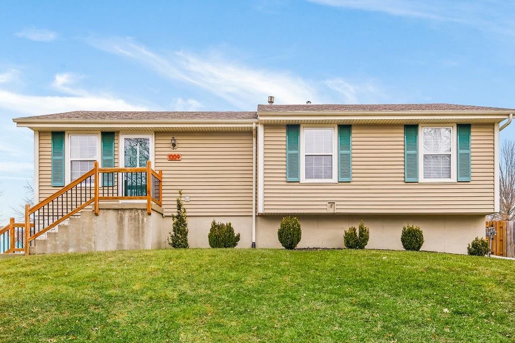 1009 SE Wingate Court — photo 1