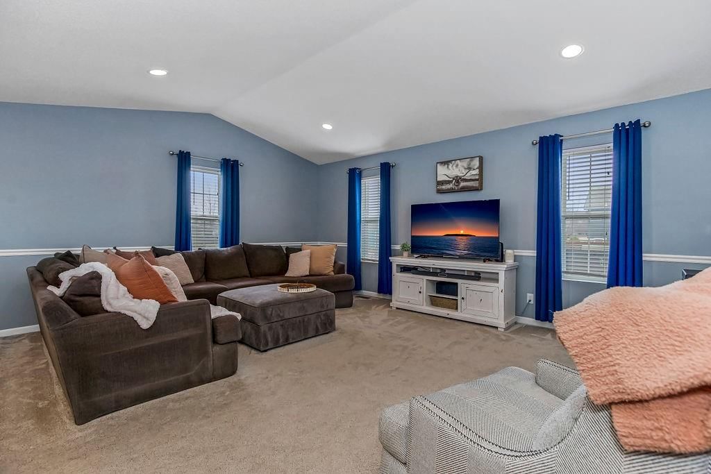 1009 SE Wingate Court — photo 3
