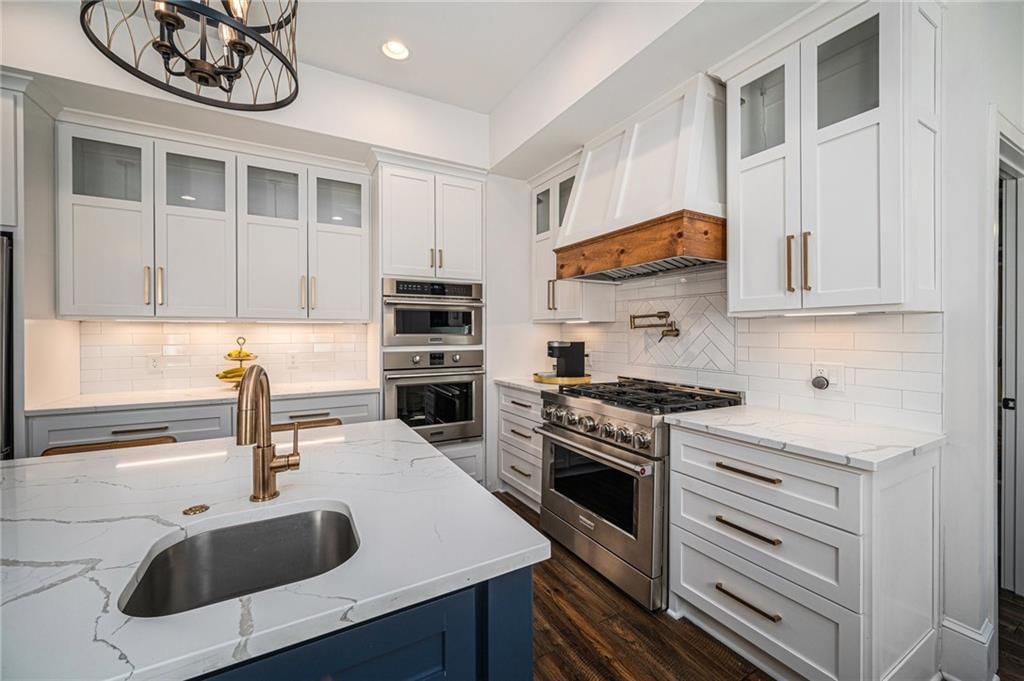 901 W 38th Street — photo 7