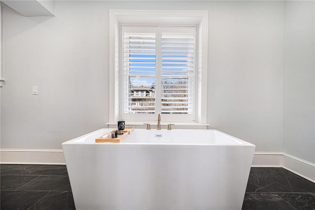 901 W 38th Street — photo 16