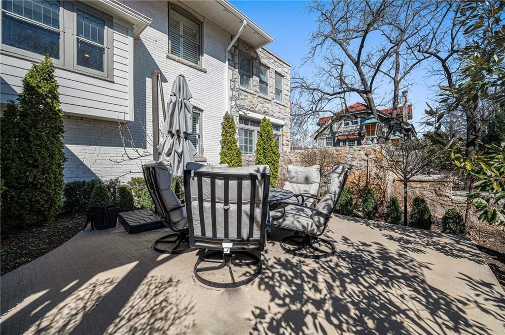 901 W 38th Street — photo 24