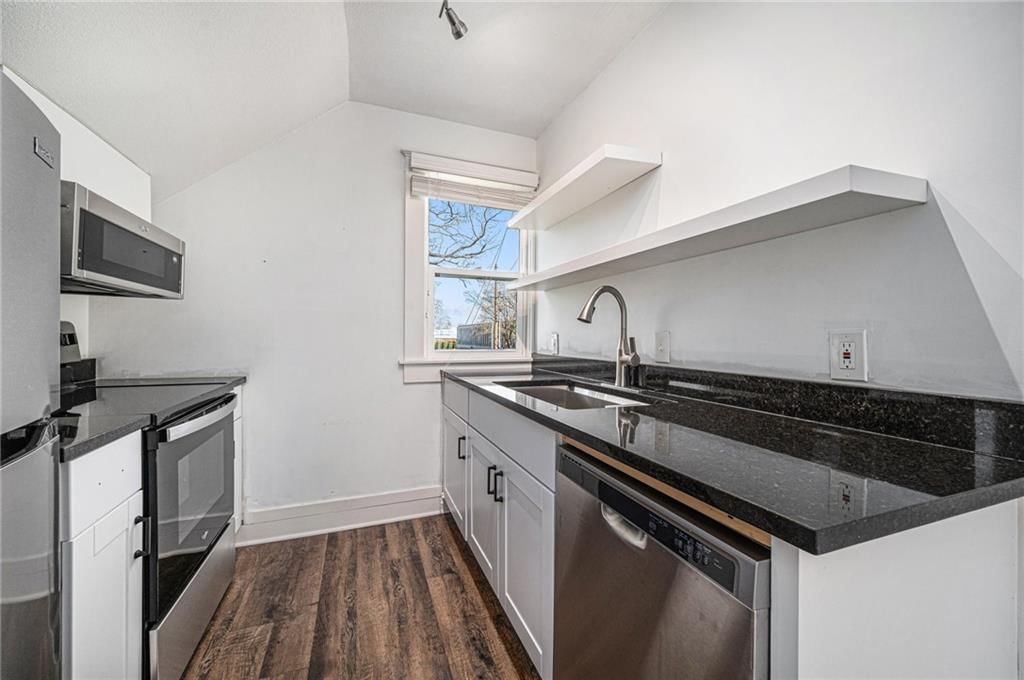 901 W 38th Street — photo 28