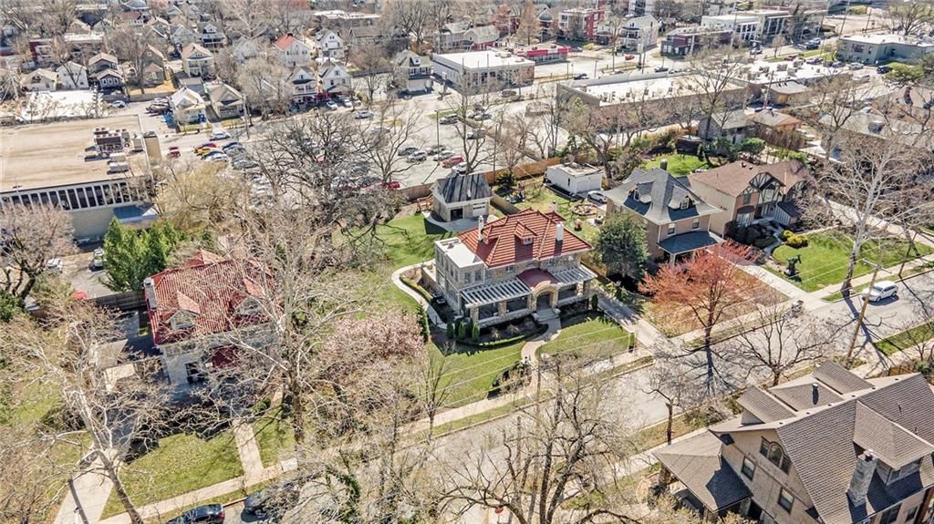 901 W 38th Street — photo 32