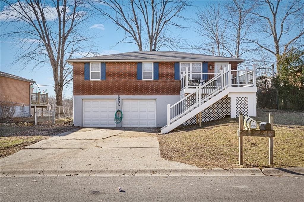 5905 NE 45th Street — photo 1