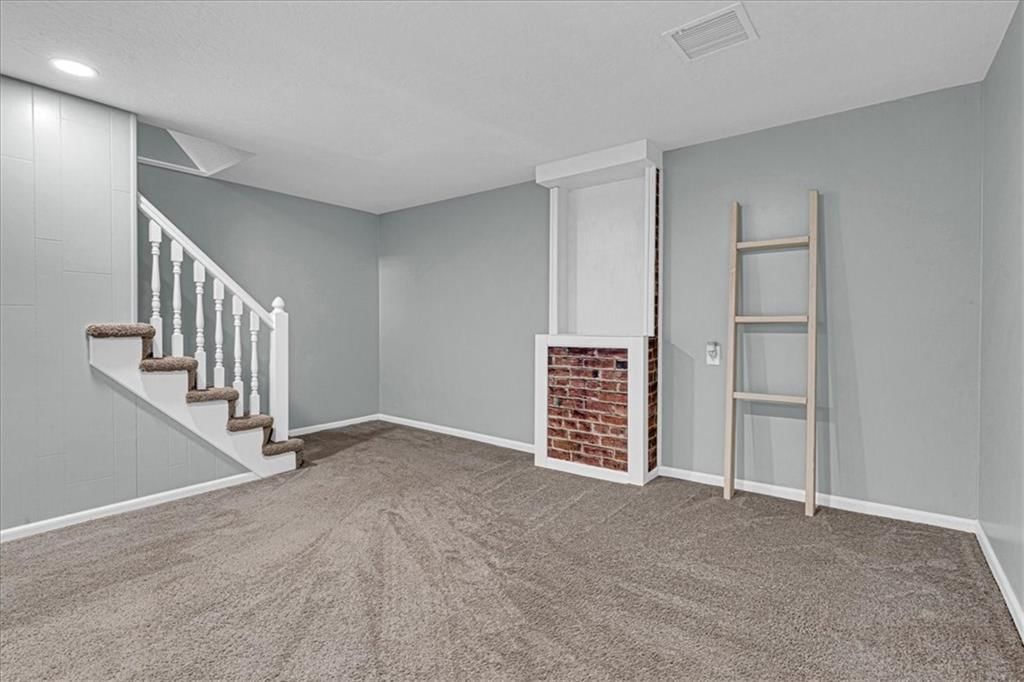 5905 NE 45th Street — photo 8