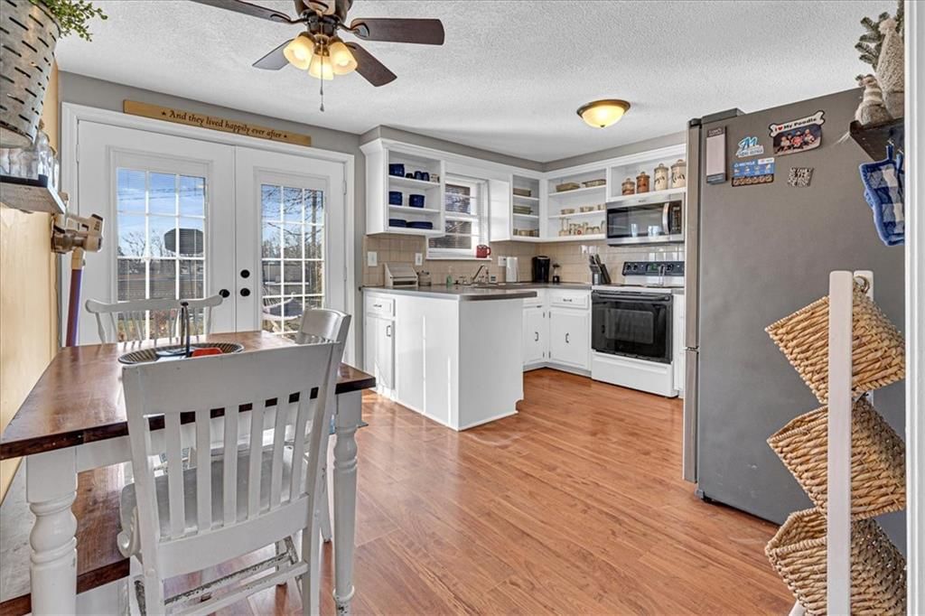 5905 NE 45th Street — photo 9