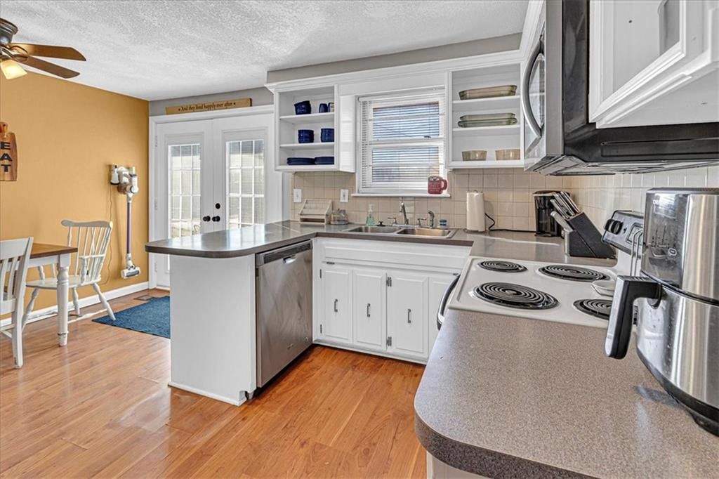 5905 NE 45th Street — photo 12