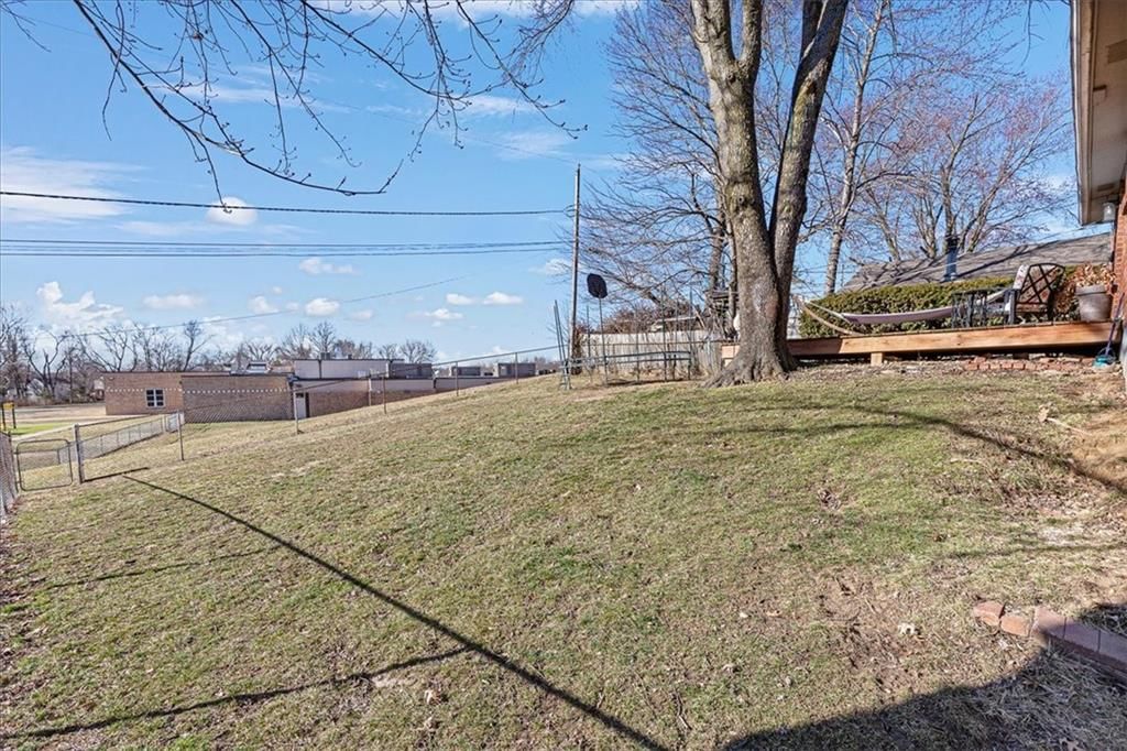 5905 NE 45th Street — photo 28