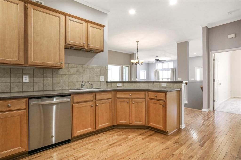 11239 S SUMMIT Street — photo 14