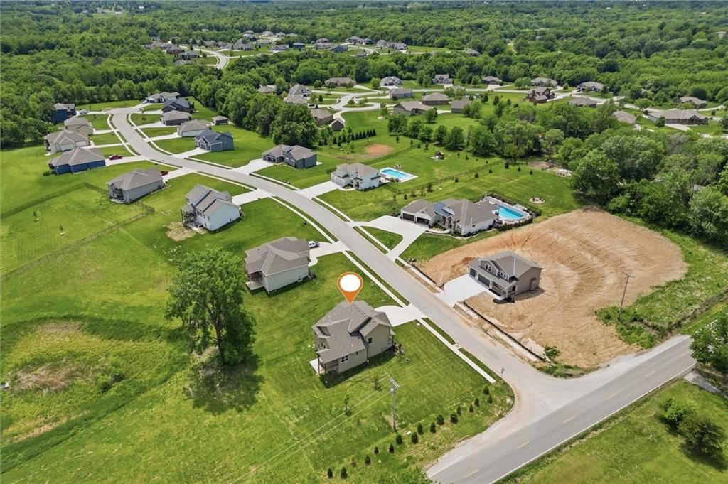 13525 Oakridge Drive — photo 3