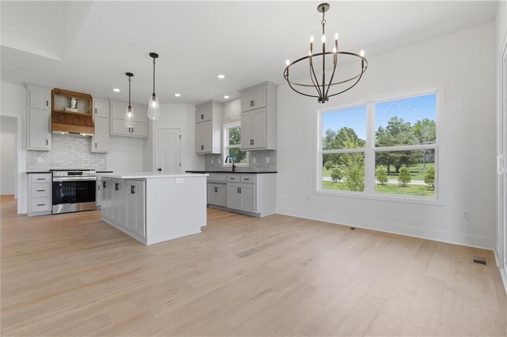 13525 Oakridge Drive — photo 9