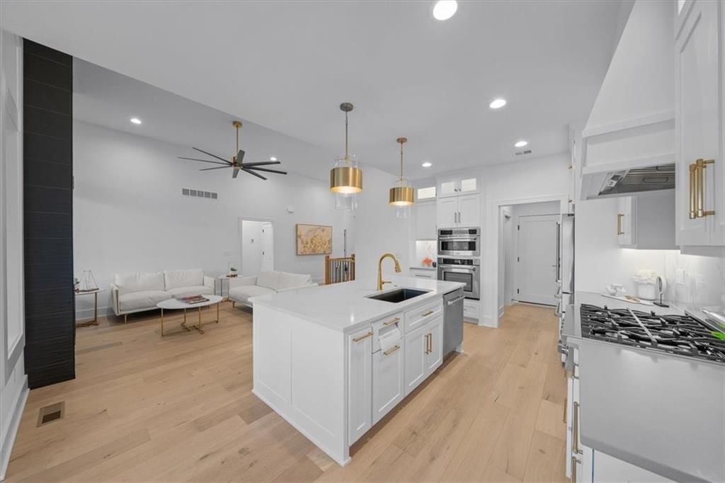 793 NE Algonquin Street — photo 8