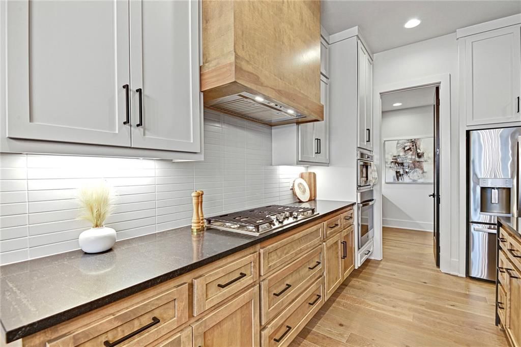 17425 Gillette Street — photo 7