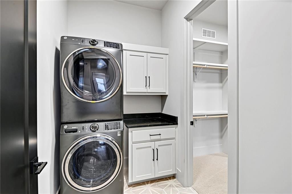 17425 Gillette Street — photo 26