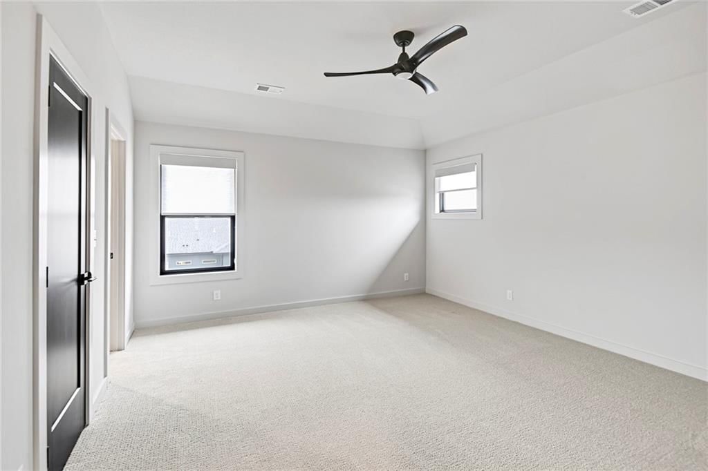 17425 Gillette Street — photo 28