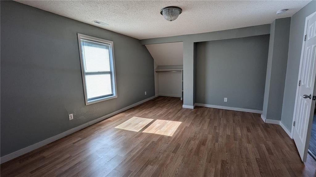 1236 Richmond Avenue — photo 19