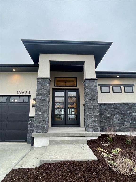 Photo 5 of 44 - 15934 S Twilight Lane