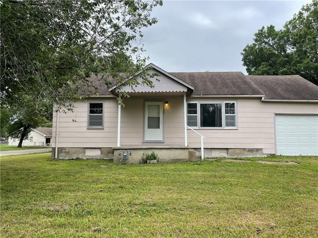3000 Grand Avenue — photo 2