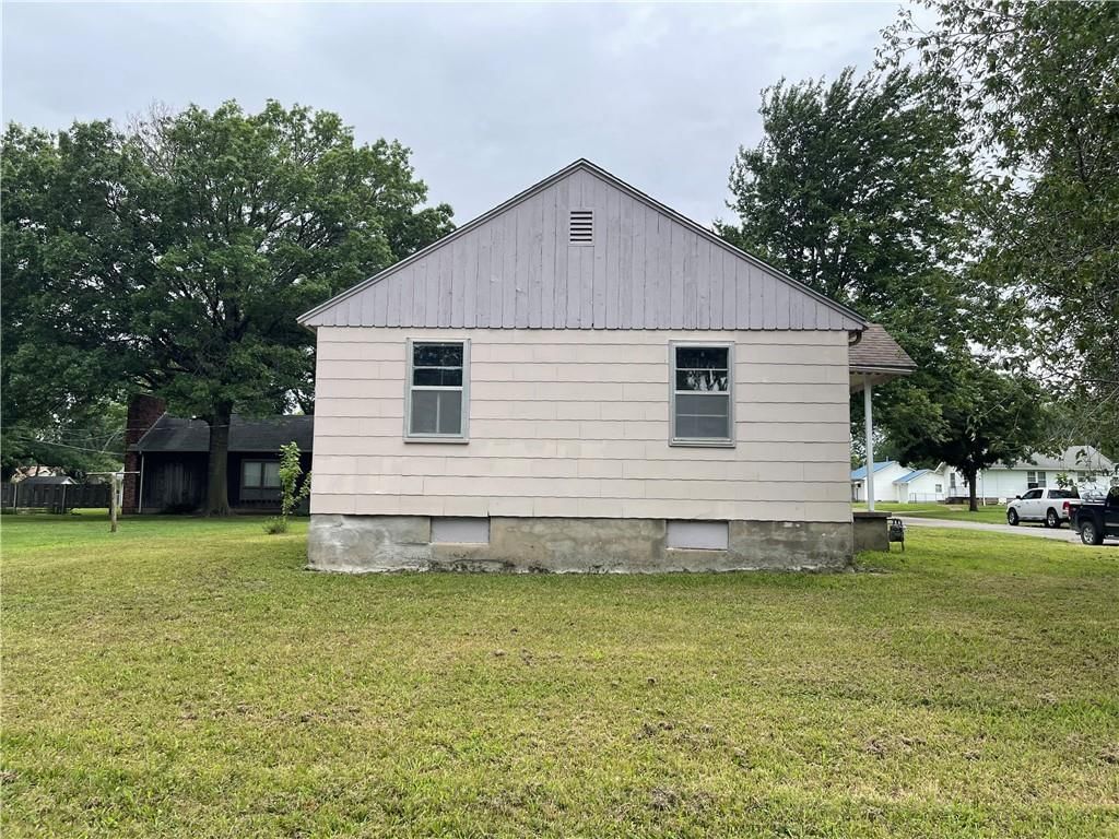 3000 Grand Avenue — photo 3