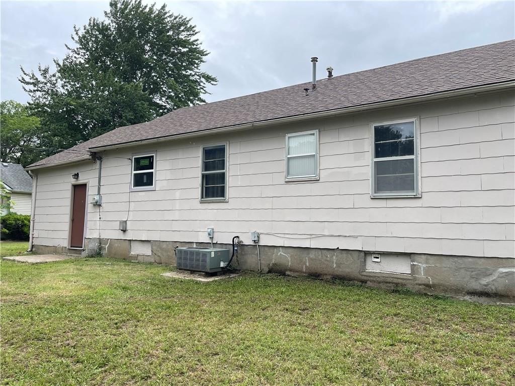 3000 Grand Avenue — photo 4