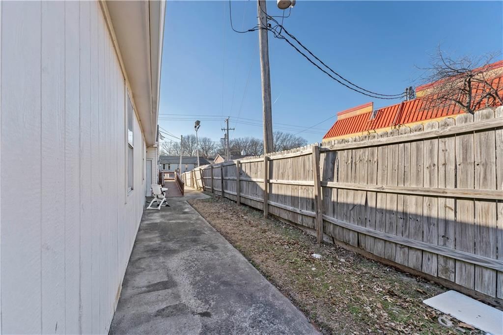 7607 Raytown Road — photo 10