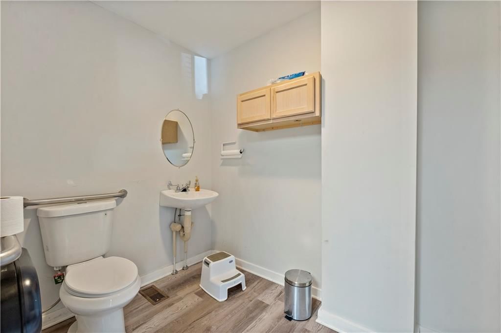 7607 Raytown Road — photo 32