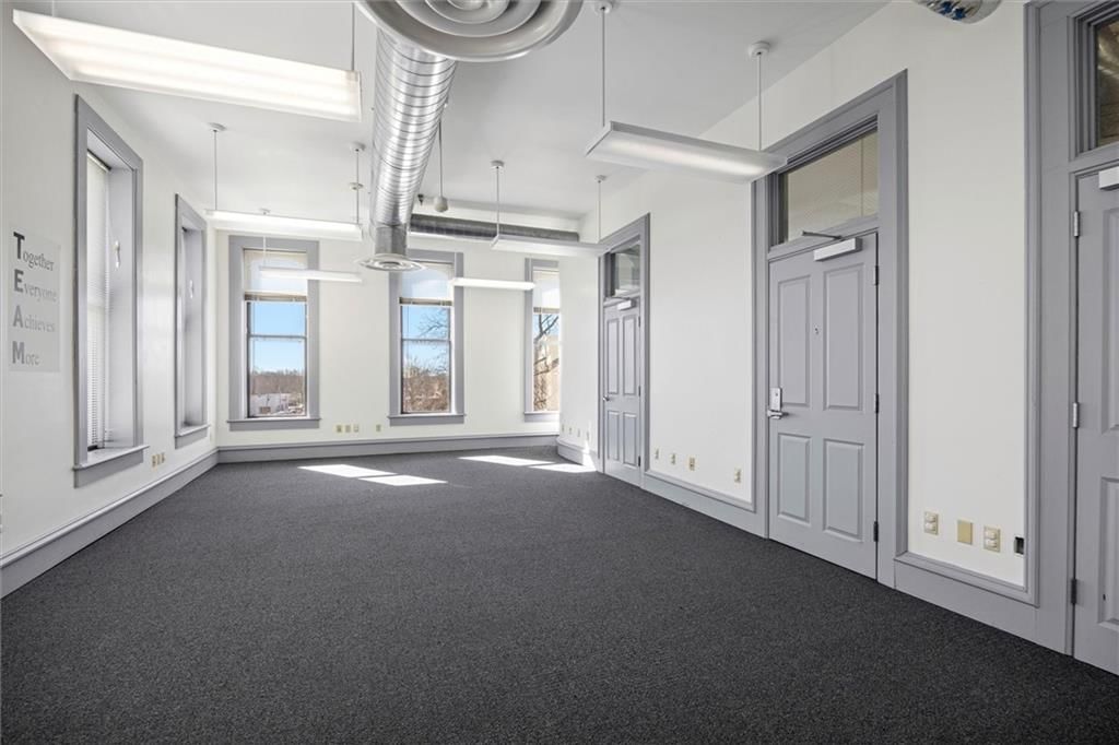 4 W Ohio Street — photo 11