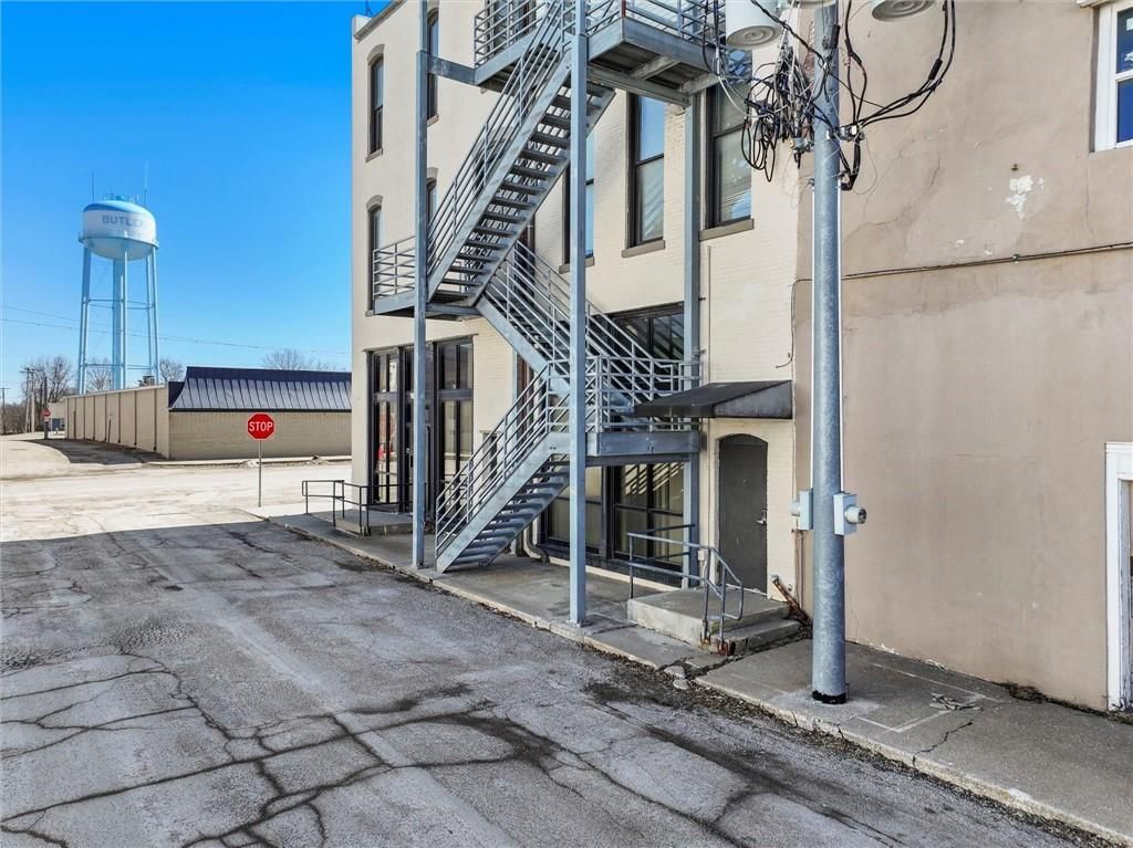 4 W Ohio Street — photo 32